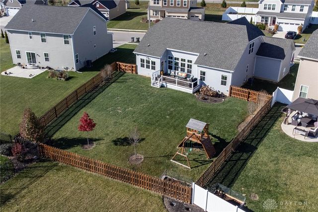 1112 Red Maple Drive, Troy, OH 45373