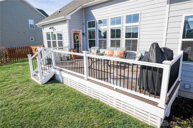 1112 Red Maple Drive, Troy, OH 45373