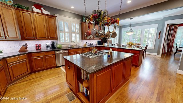 10602 Kings Crown Dr, Prospect, KY 40059