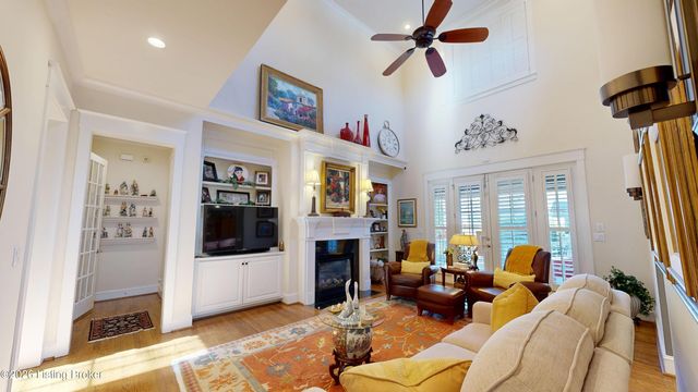 10602 Kings Crown Dr, Prospect, KY 40059