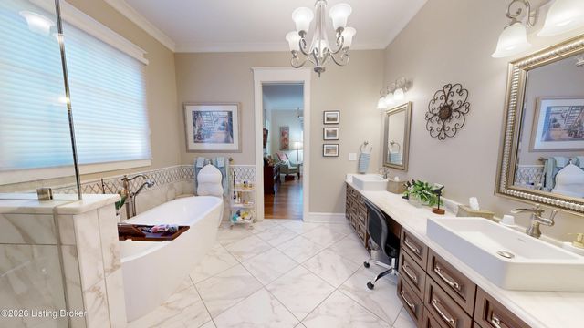 10602 Kings Crown Dr, Prospect, KY 40059