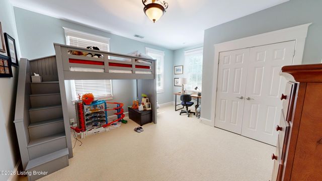 10602 Kings Crown Dr, Prospect, KY 40059