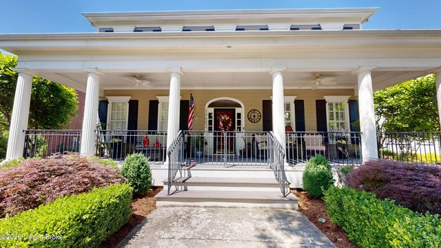 10602 Kings Crown Dr, Prospect, KY 40059