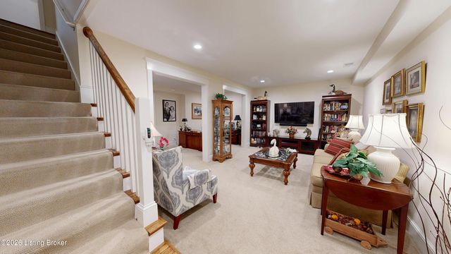 10602 Kings Crown Dr, Prospect, KY 40059