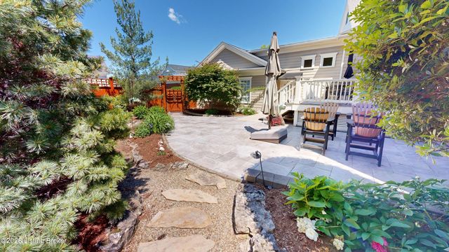 10602 Kings Crown Dr, Prospect, KY 40059