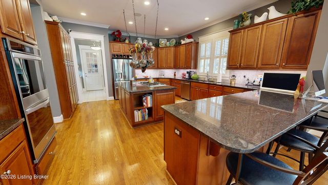 10602 Kings Crown Dr, Prospect, KY 40059