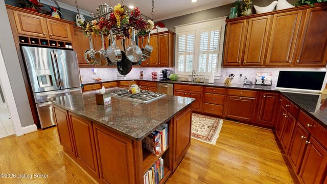 10602 Kings Crown Dr, Prospect, KY 40059