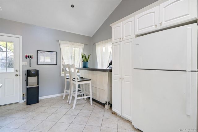 14 Greenway Circle N, Syosset, NY 11791