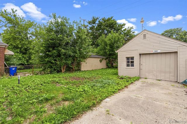 10681 Stratman Street, Detroit, MI 48224