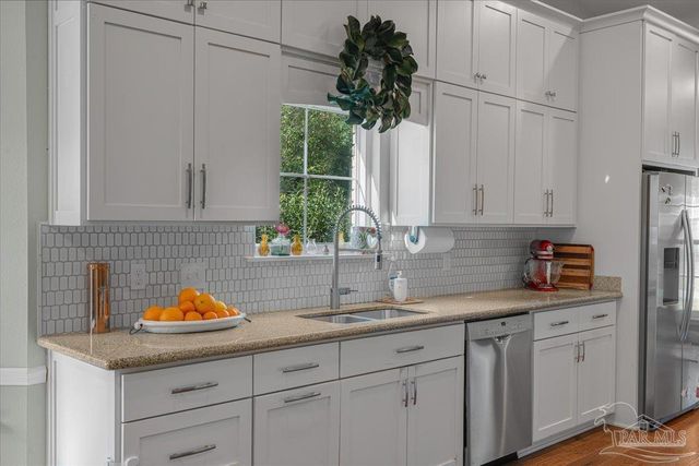 2625 Semoran Dr, Pensacola, FL 32503