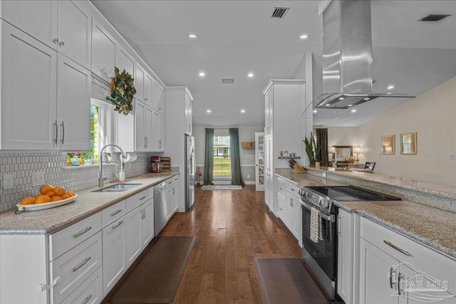 2625 Semoran Dr, Pensacola, FL 32503