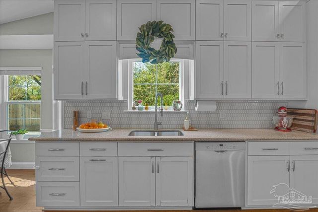 2625 Semoran Dr, Pensacola, FL 32503