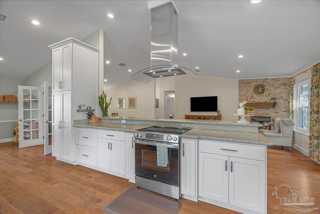 2625 Semoran Dr, Pensacola, FL 32503