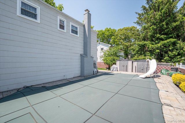 5 Spruceton Street, Selden, NY 11784