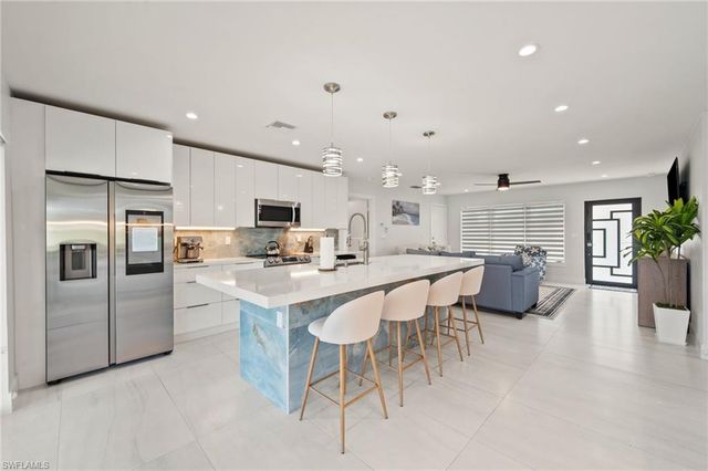 139 San Salvador ST, Naples, FL 34113