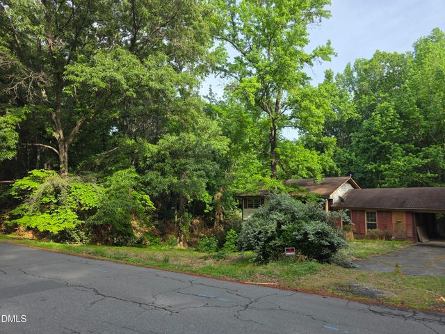 200 Eastwood Road, Chapel Hill, NC 27514