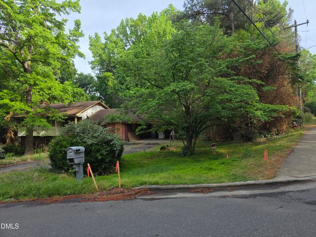 200 Eastwood Road, Chapel Hill, NC 27514