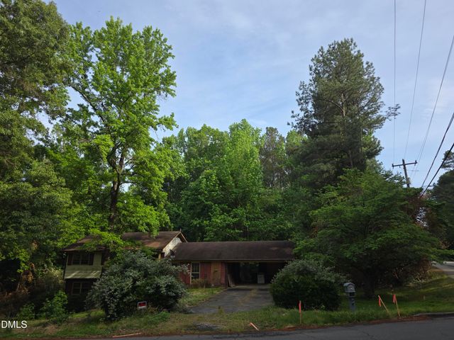 200 Eastwood Road, Chapel Hill, NC 27514