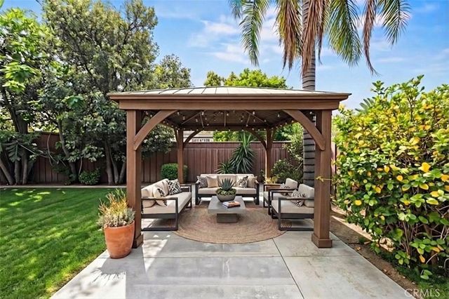 18326 Elkwood, Reseda, CA 91335