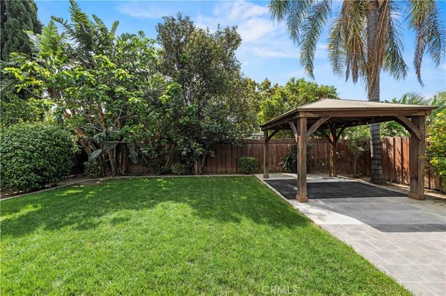 18326 Elkwood, Reseda, CA 91335