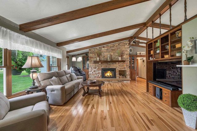 2687 VISSERS COURT, Green Bay, WI 54313