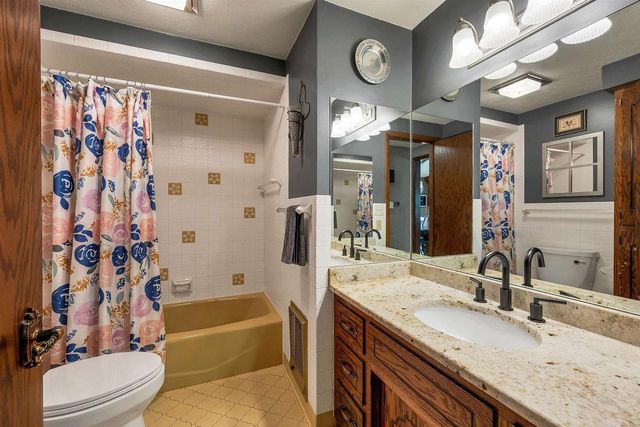2687 VISSERS COURT, Green Bay, WI 54313
