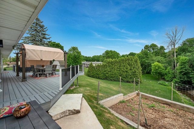 2687 VISSERS COURT, Green Bay, WI 54313