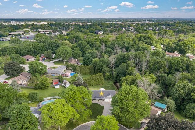 2687 VISSERS COURT, Green Bay, WI 54313