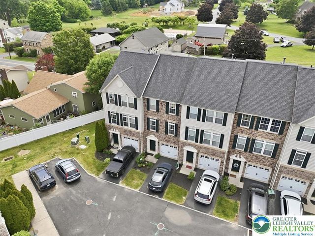 1648 Oakridge Lane, Hellertown Boro, PA 18055