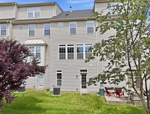 1648 Oakridge Lane, Hellertown Boro, PA 18055