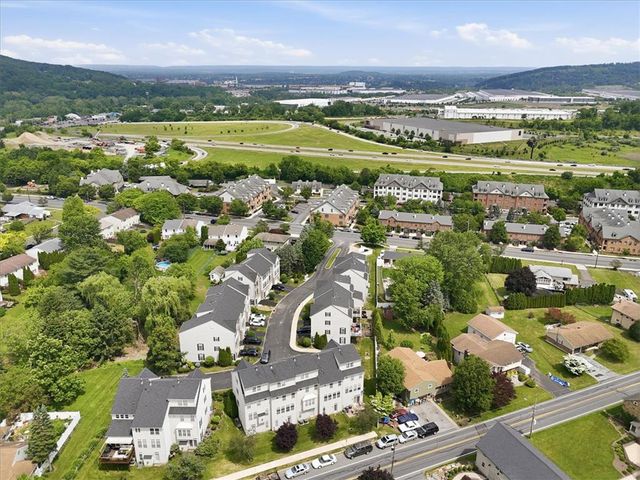 1648 Oakridge Lane, Hellertown Boro, PA 18055