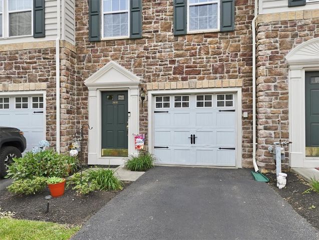 1648 Oakridge Lane, Hellertown Boro, PA 18055