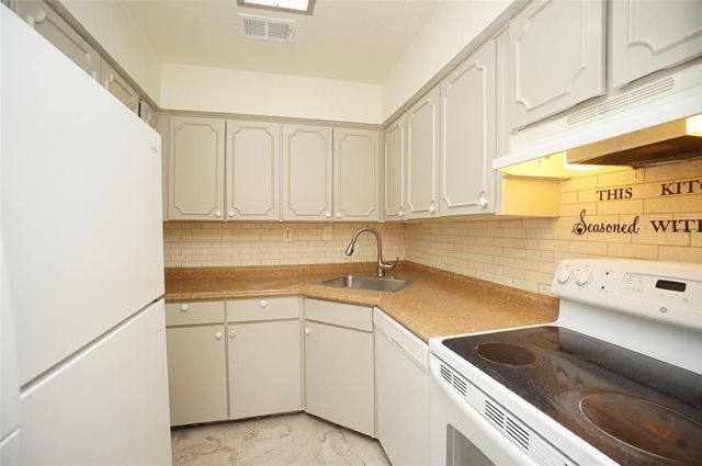 2595 Marilee Lane 4, Houston, TX 77057