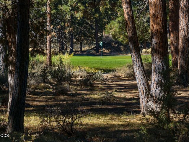 2747 NW Whitworth Way, Bend, OR 97703