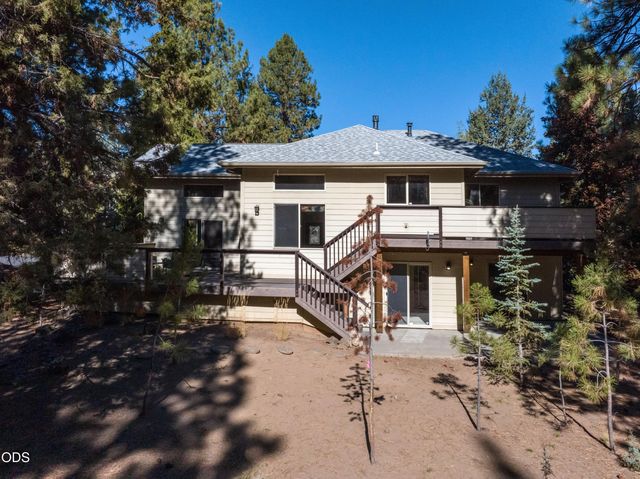 2747 NW Whitworth Way, Bend, OR 97703