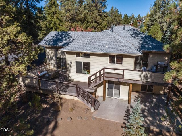 2747 NW Whitworth Way, Bend, OR 97703