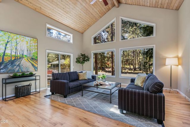 2747 NW Whitworth Way, Bend, OR 97703