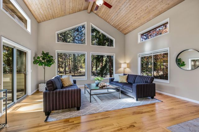 2747 NW Whitworth Way, Bend, OR 97703
