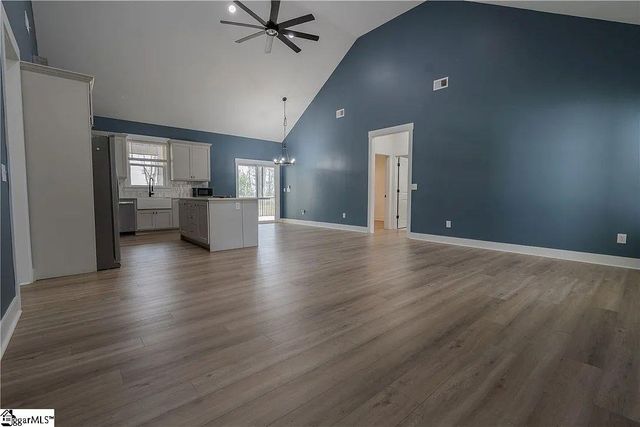 203 Mr Jim Lane, Clinton, SC 29325