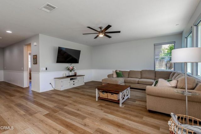 1408 Waterfall Lane, Bakersfield, CA 93311