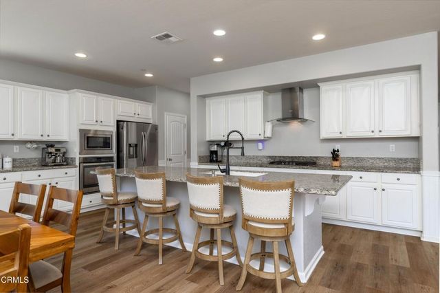 1408 Waterfall Lane, Bakersfield, CA 93311