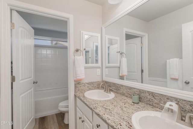 1408 Waterfall Lane, Bakersfield, CA 93311