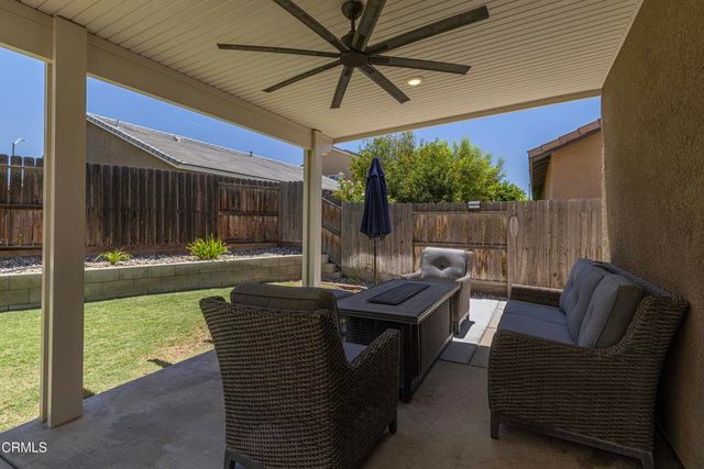 1408 Waterfall Lane, Bakersfield, CA 93311