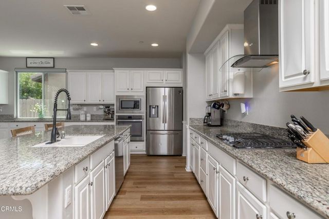 1408 Waterfall Lane, Bakersfield, CA 93311