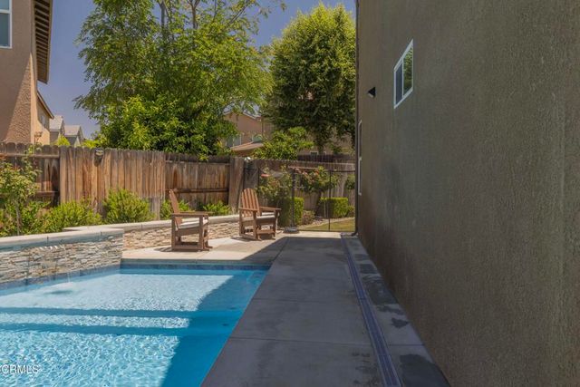 1408 Waterfall Lane, Bakersfield, CA 93311