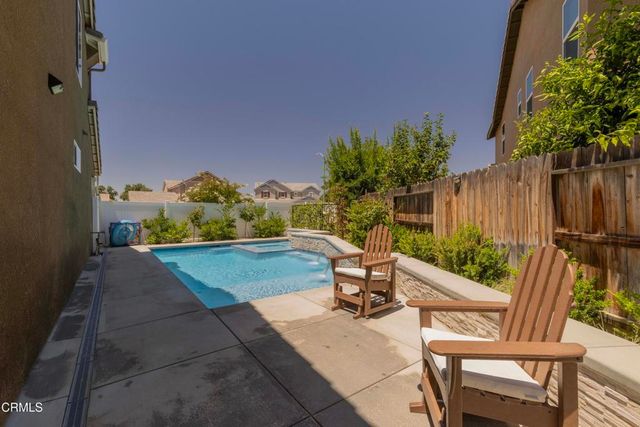 1408 Waterfall Lane, Bakersfield, CA 93311