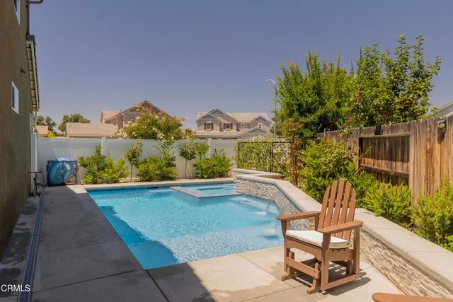 1408 Waterfall Lane, Bakersfield, CA 93311