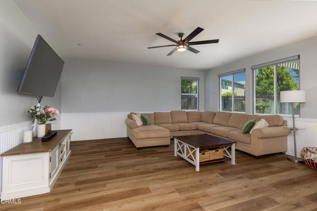 1408 Waterfall Lane, Bakersfield, CA 93311