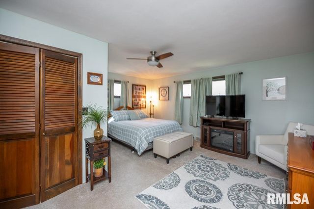 2611 W BELLE VISTA Court, West Peoria, IL 61604