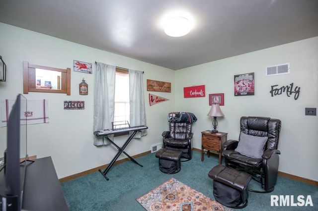 2611 W BELLE VISTA Court, West Peoria, IL 61604